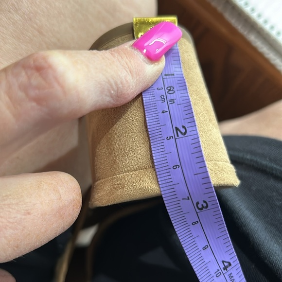 Ladies 3 pairs of open toe sandals with almost 3inch heel, light wear. - Picture 9 of 9